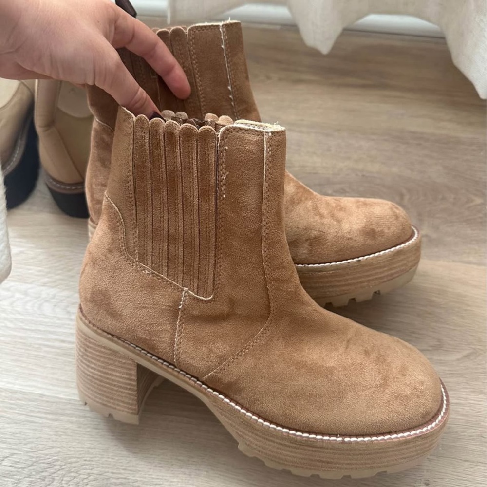 Lizard Thicket Camel Suede Ankle Booties